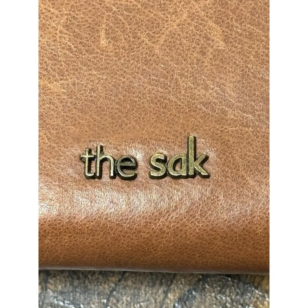 The Sak Iris Tobacco Leaf Phone Wallet Brown Tooled Leather Organizer Wristlet - Picture 3 of 13